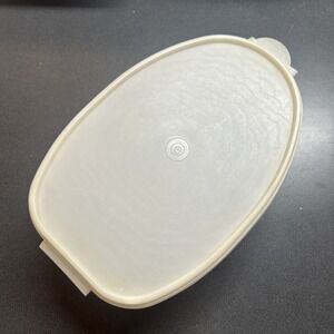 Tupperware Ham Turkey Flavor Saver Keeper White With No Insert but has the lid